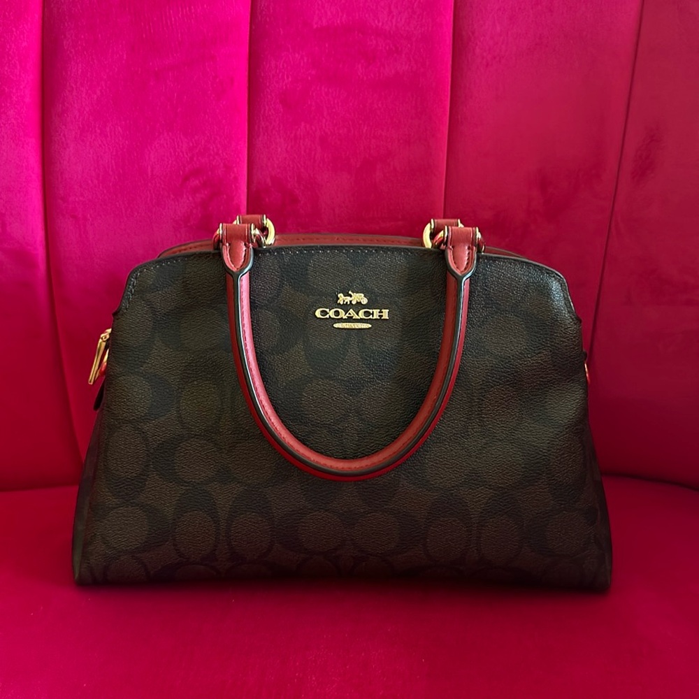 COACH PURSE! LIKE NEW!